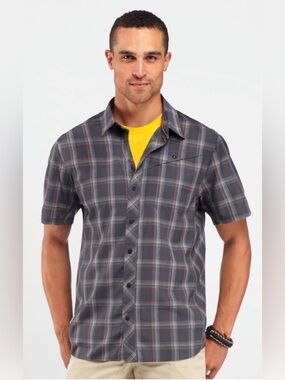ICEBREAKER DEPARTURE SHORT SLEEVE shirt